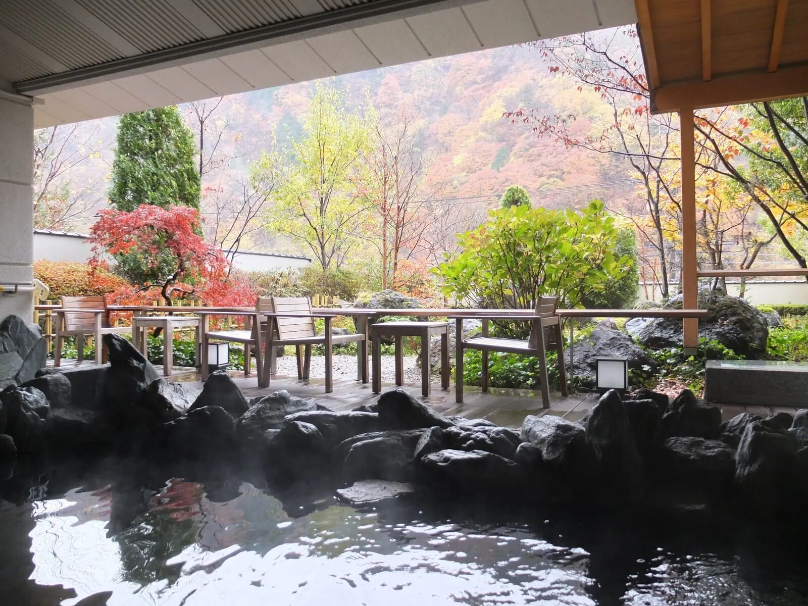 Nikko Senhime Monogatari: The open-air bath in autumn