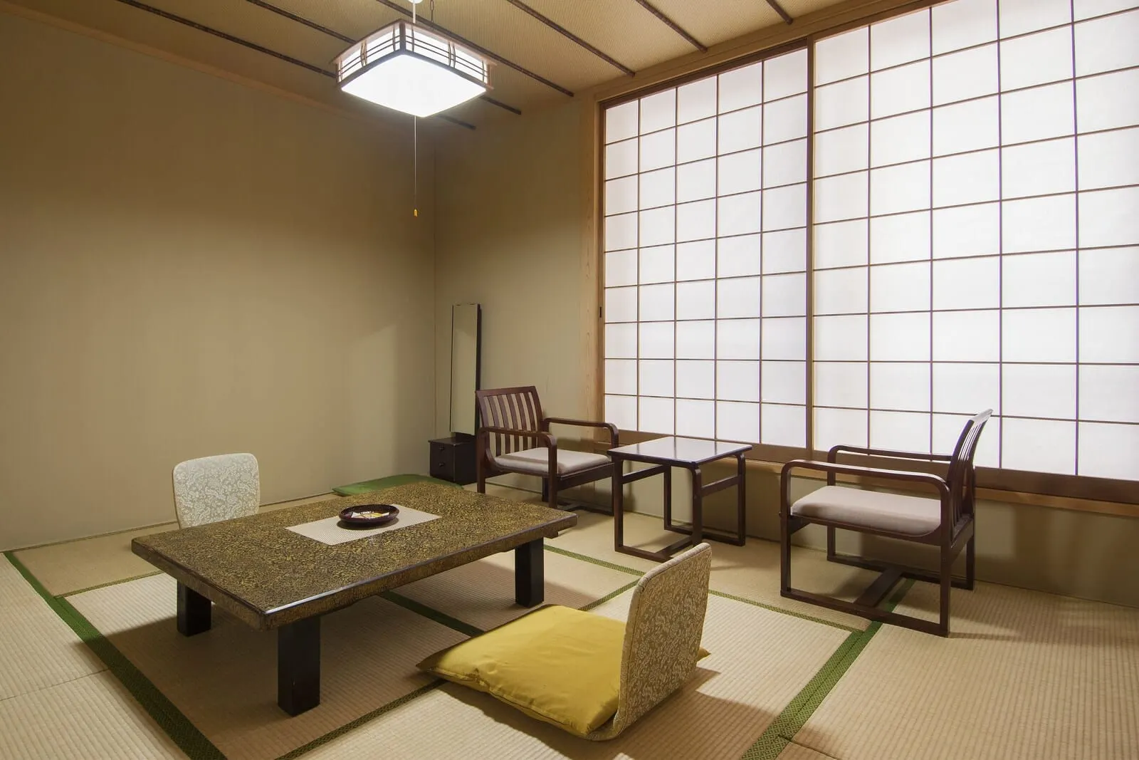 Hotel Seikoen: A tatami room