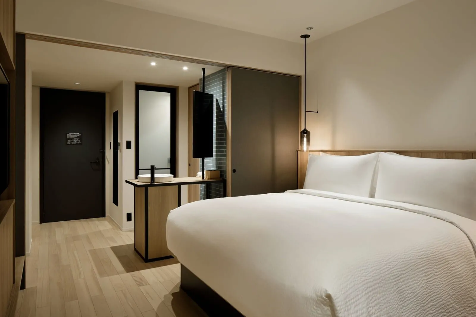 Fairfield by Marriott Tochigi Nikko: A room with a king bed