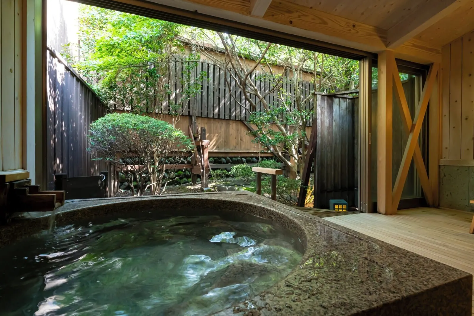 Kinugawa Grand Hotel Yume no Toki: A private open-air bath