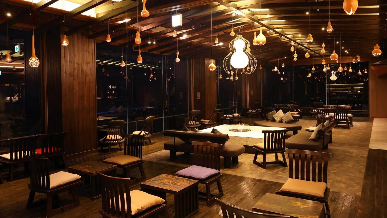 TAOYA Kawaji: The lounge