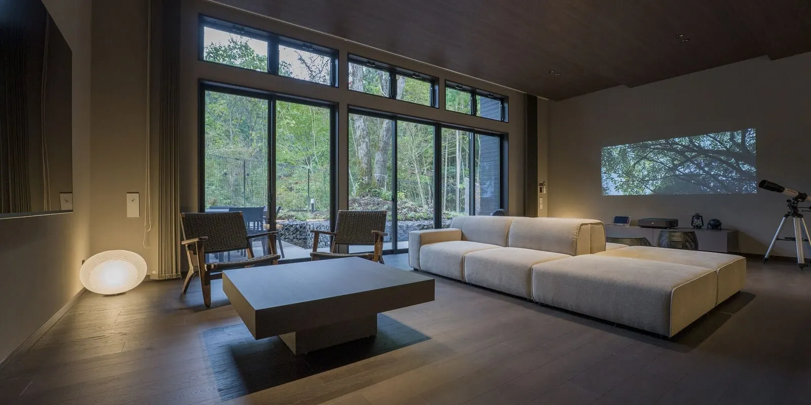 Rakuten STAY VILLA Nikko: A villa living room facing the forest